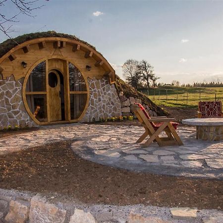 Mountain Bungalows And A Hobbit House - Jazavcije Rupe Han Pijesak Exterior foto