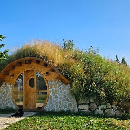 Mountain Bungalows And A Hobbit House - Jazavcije Rupe Han Pijesak Exterior foto