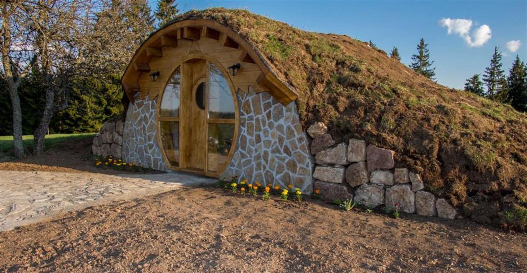 Mountain Bungalows And A Hobbit House - Jazavcije Rupe Han Pijesak Exterior foto