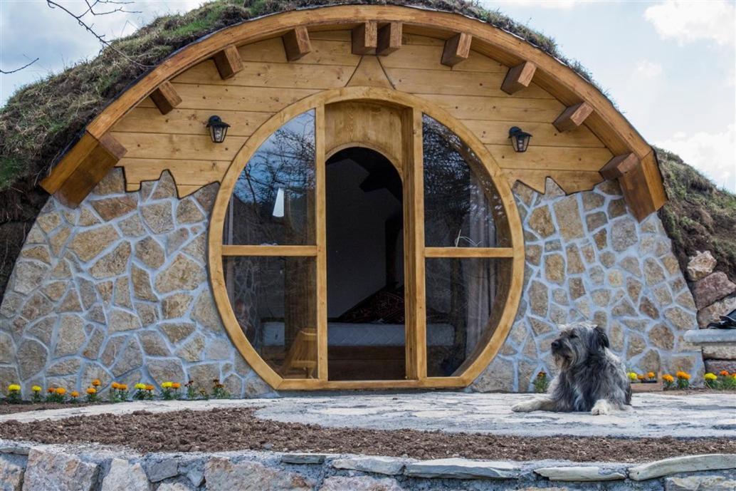 Mountain Bungalows And A Hobbit House - Jazavcije Rupe Han Pijesak Exterior foto