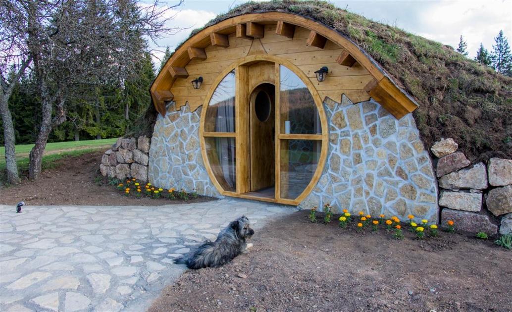 Mountain Bungalows And A Hobbit House - Jazavcije Rupe Han Pijesak Exterior foto