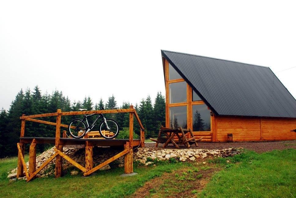 Mountain Bungalows And A Hobbit House - Jazavcije Rupe Han Pijesak Exterior foto