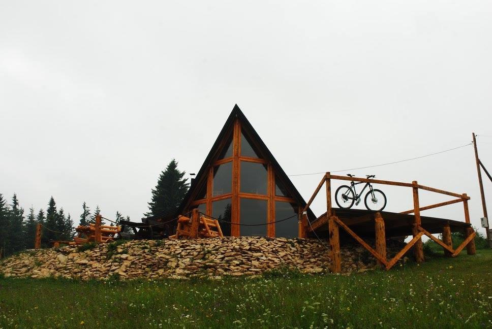 Mountain Bungalows And A Hobbit House - Jazavcije Rupe Han Pijesak Exterior foto