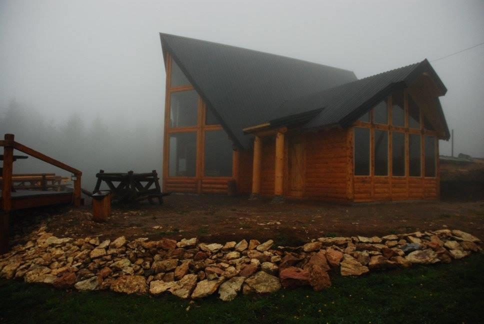 Mountain Bungalows And A Hobbit House - Jazavcije Rupe Han Pijesak Exterior foto