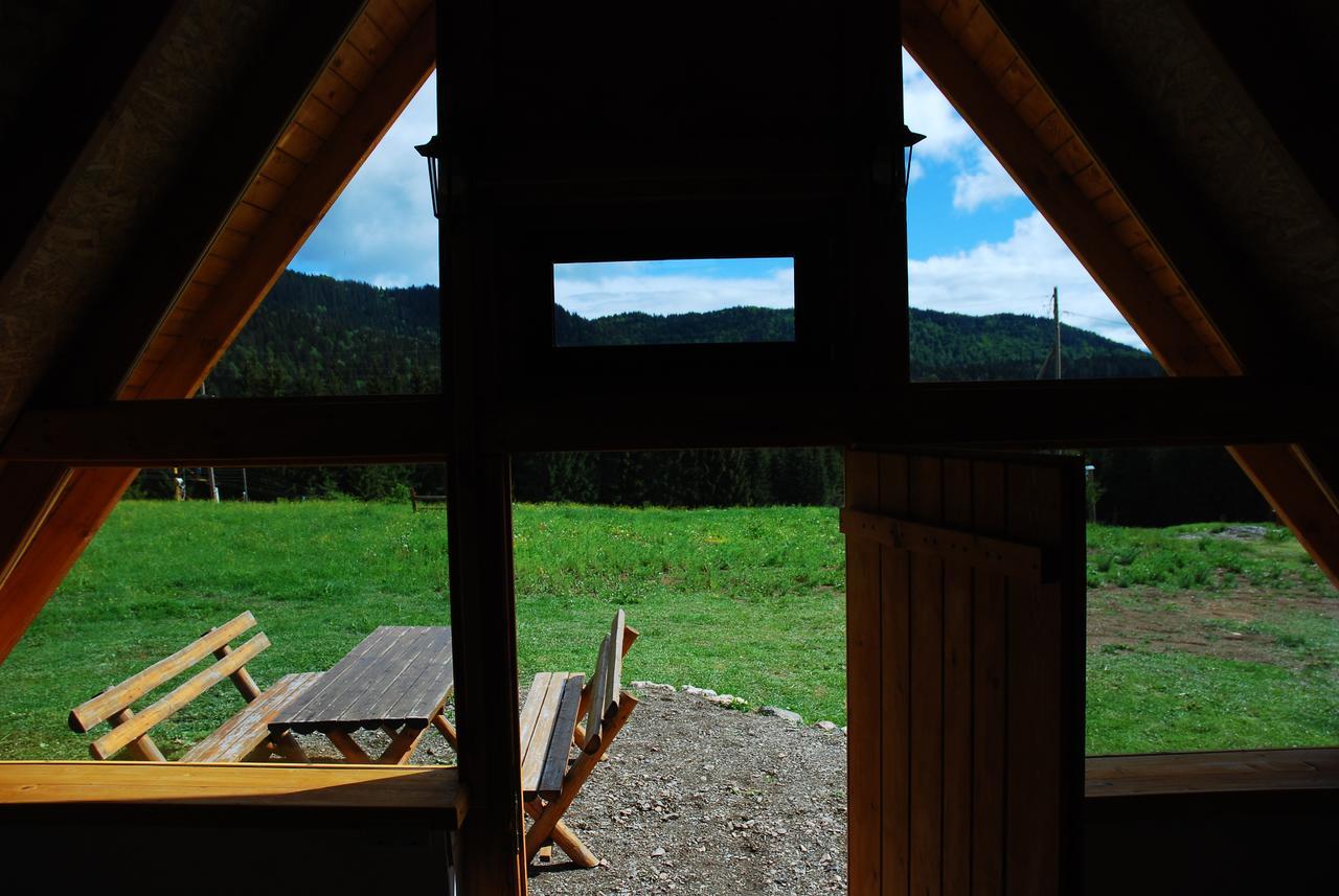 Mountain Bungalows And A Hobbit House - Jazavcije Rupe Han Pijesak Exterior foto